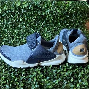 Nike Socks Dart Blue Running Shoes Athletic lightweight Sneakers Women's Size 6